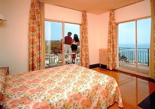 Hotel Alegria Sun Village